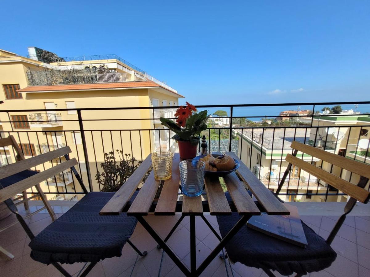 Sara Blu Apartment Sorrento Exteriör bild